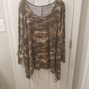 New/Never Worn 3x Camo Tunic